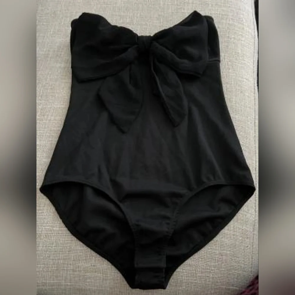 Tobi halter one piece swimsuit with big bow - Picture 2 of 8